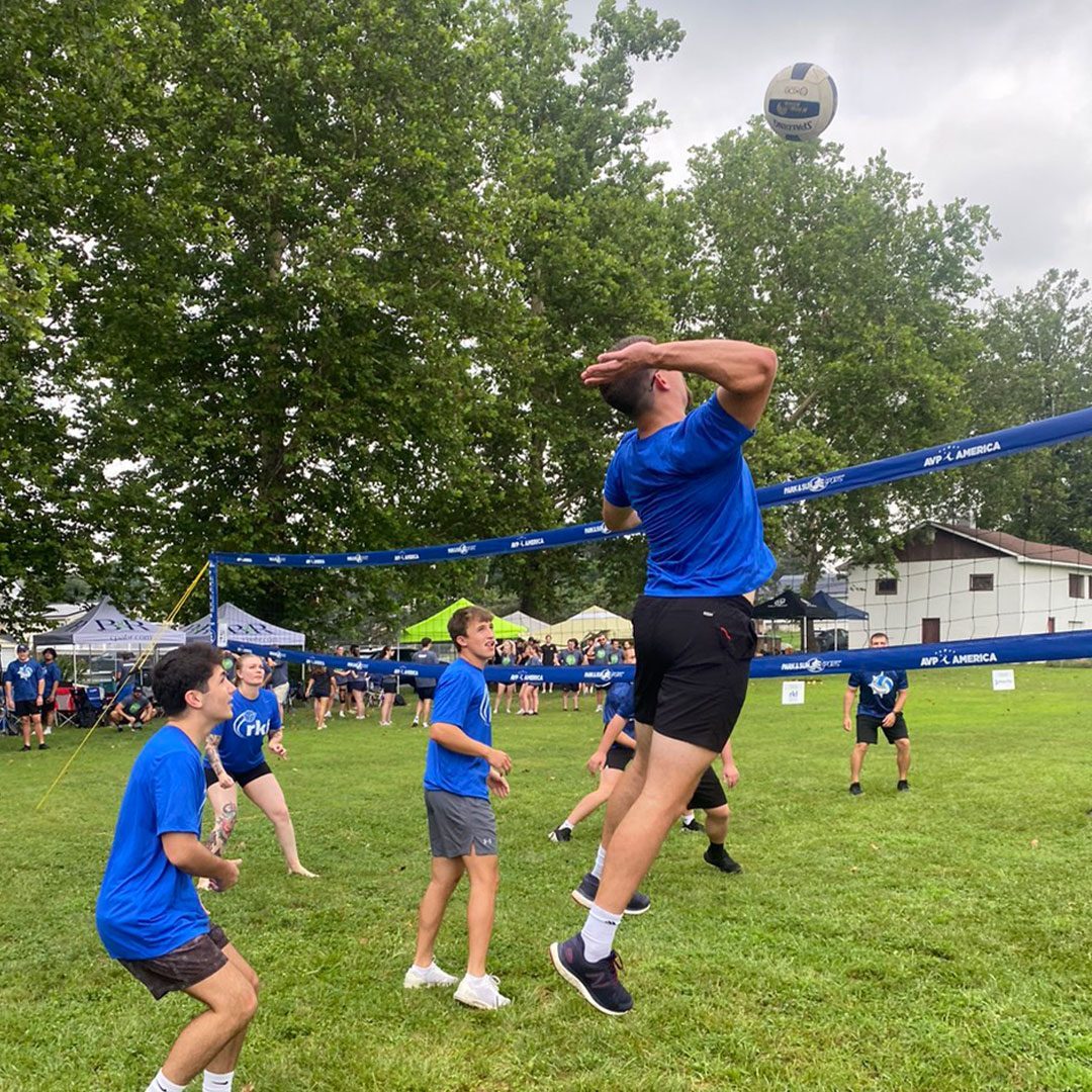 RKL employees playing volleyball
